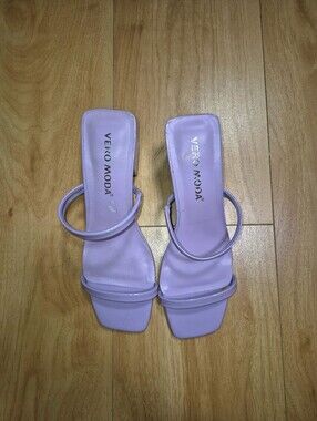 Vero Moda Lilac Strappy Square-Toe Heels